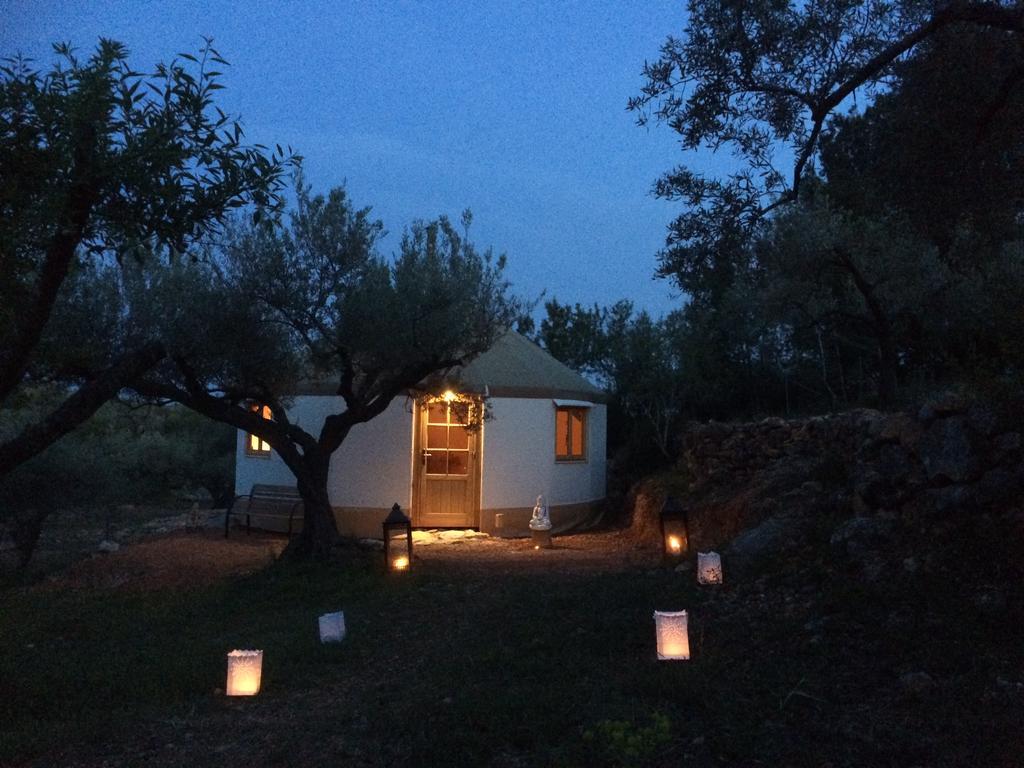 Yurta Mongola Delta Del Ebro Hotel Camarles Exterior photo